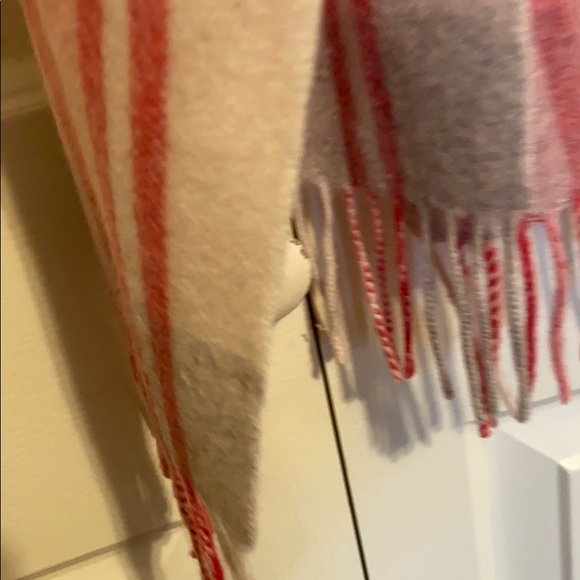 Cashmere scarf - Picture 4 of 4